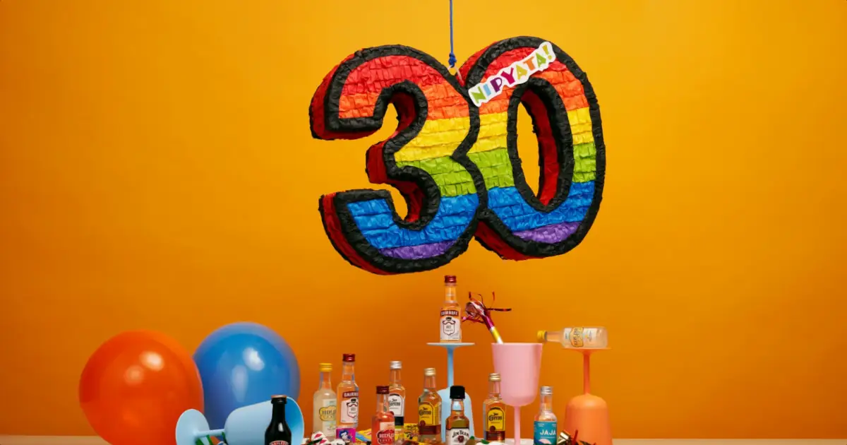 Foto de uma festa comemorando a crise dos 30 anos.