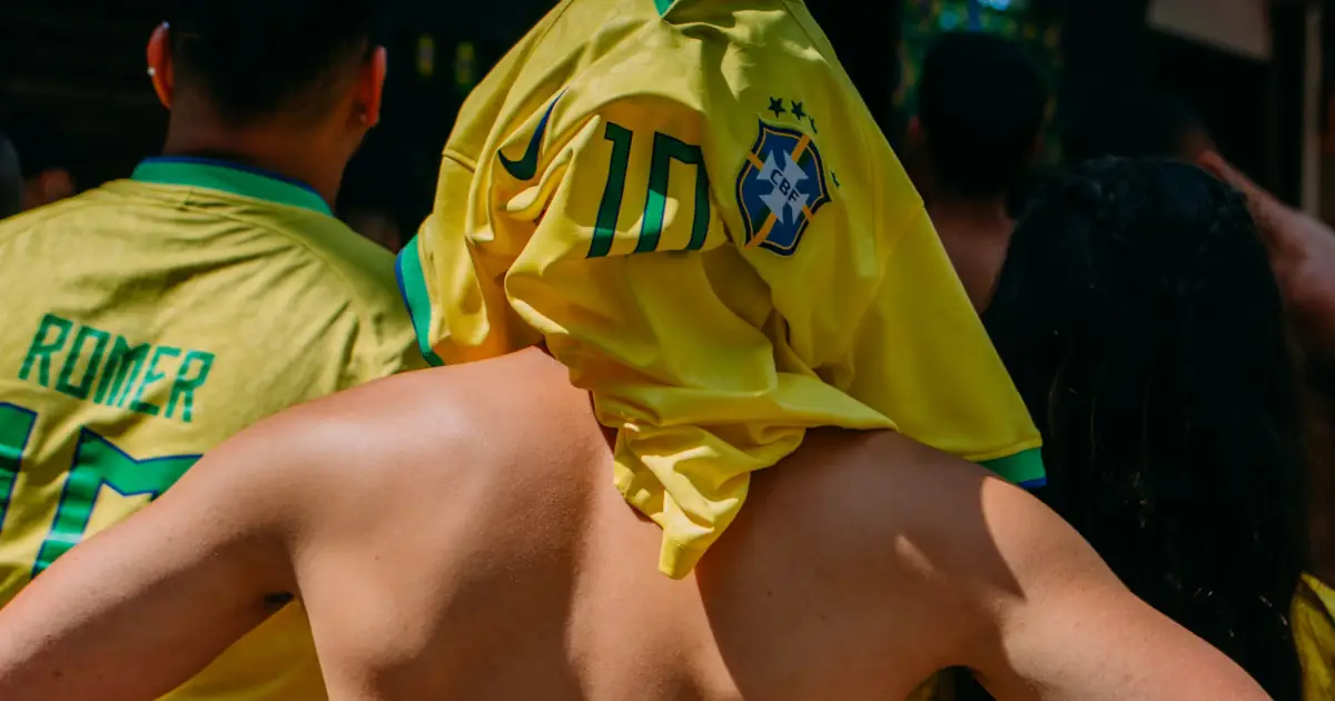 Foto de brasileiros contextualizando a crise dos 30 anos no Brasil.